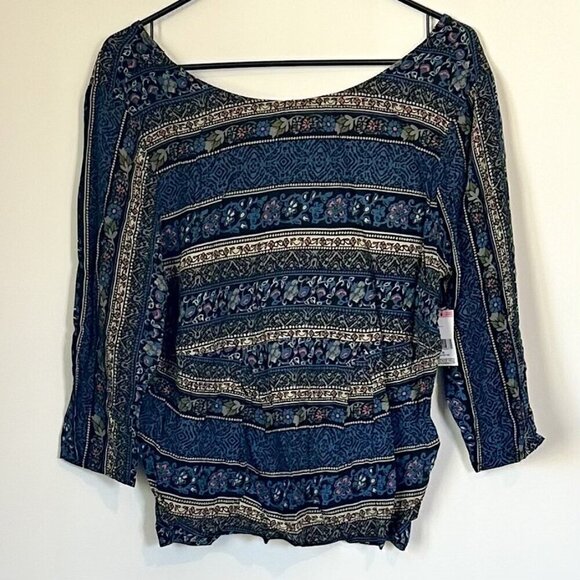 NWT Bongo Juniors Woven Pleated Printed Top - Size: Medium - Picture 1 of 7